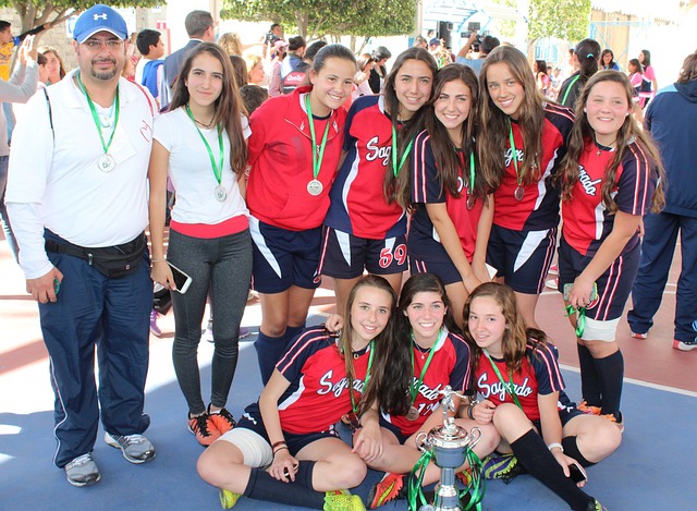 利奠定了坚 利奠定了坚