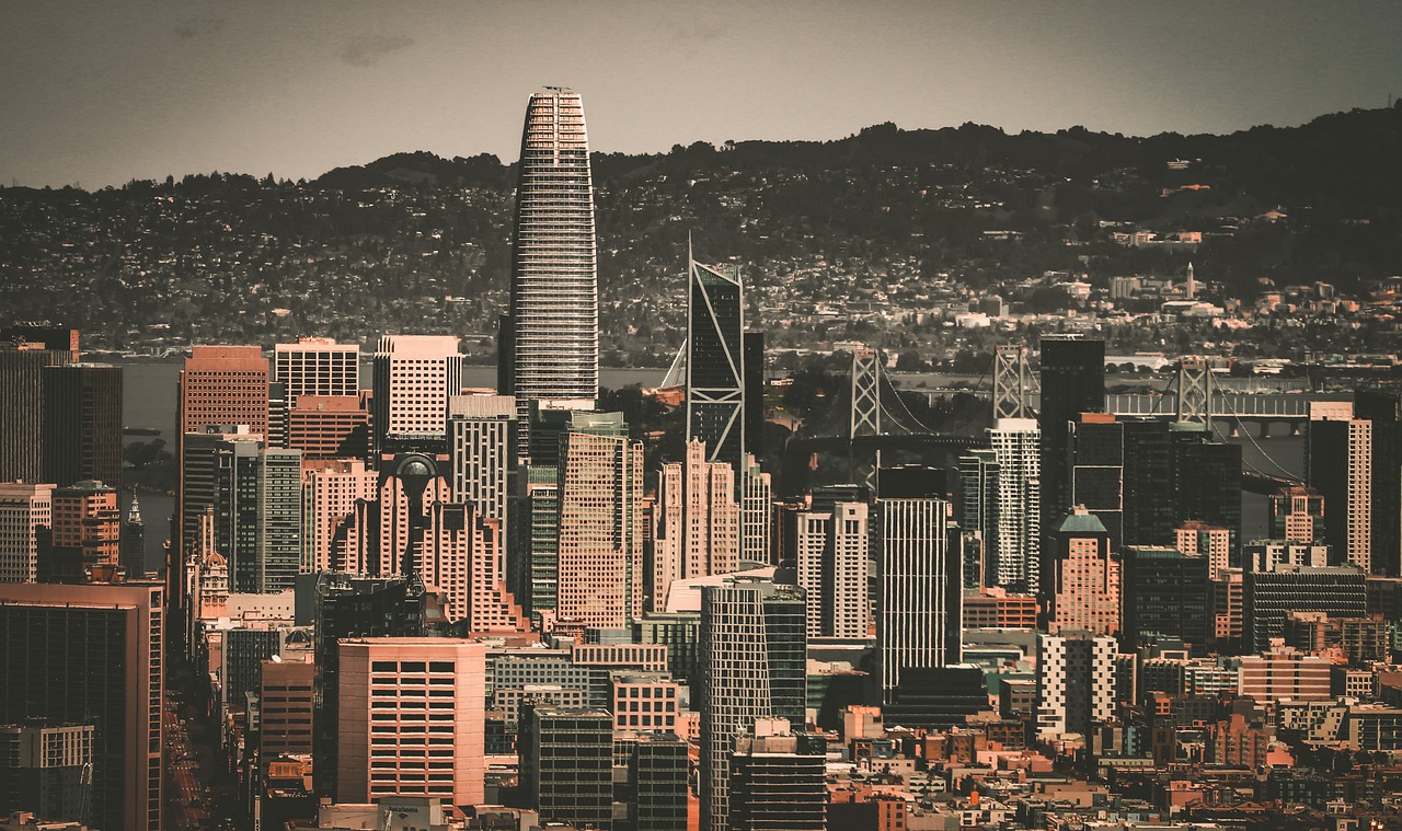 自己的球场 自己的球场